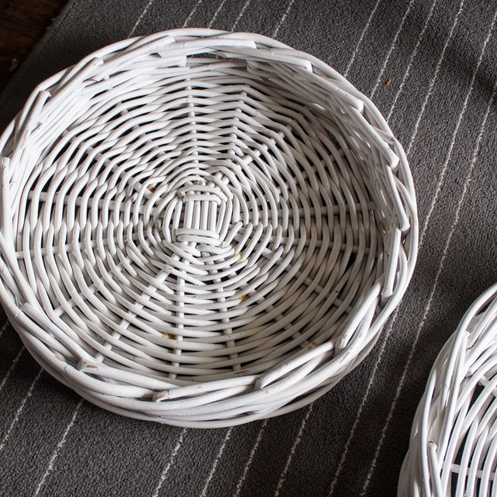 Set of 2 White Wicker Rattan Serving Trays - Picture 13 of 16